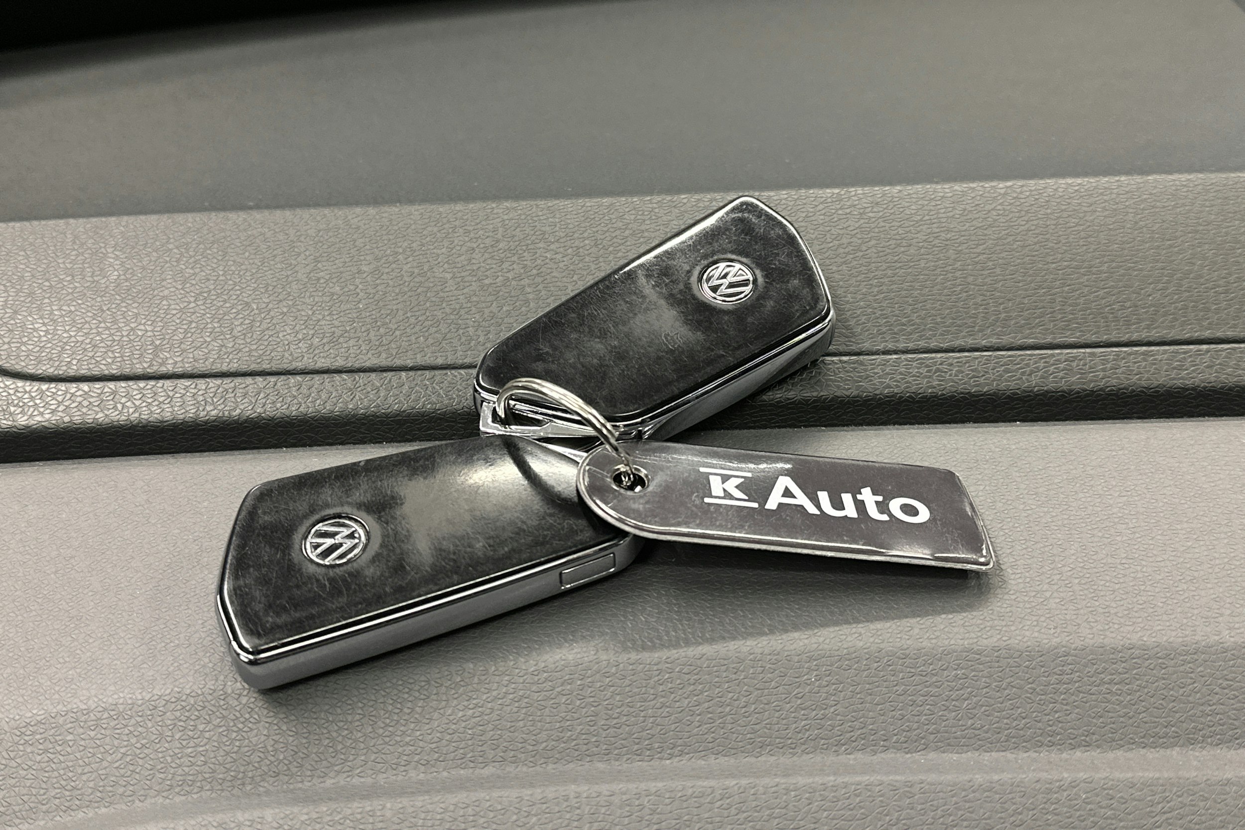 valkoinen Volkswagen ID.5 2022 kuva 30.