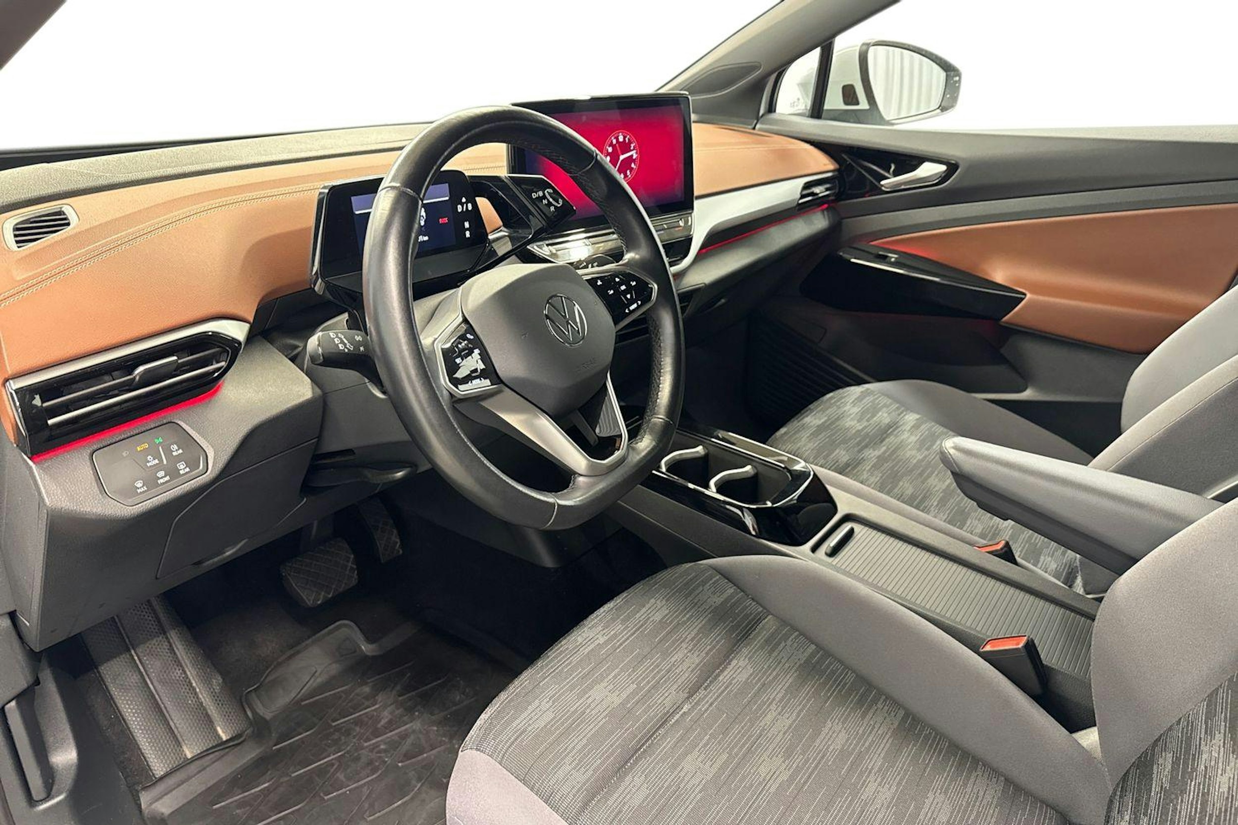 valkoinen Volkswagen ID.5 2022 kuva 7.