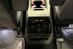 valkoinen Volkswagen ID.5 2022 kuva 26.