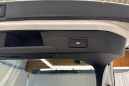 valkoinen Volkswagen ID.5 2022 kuva 28.