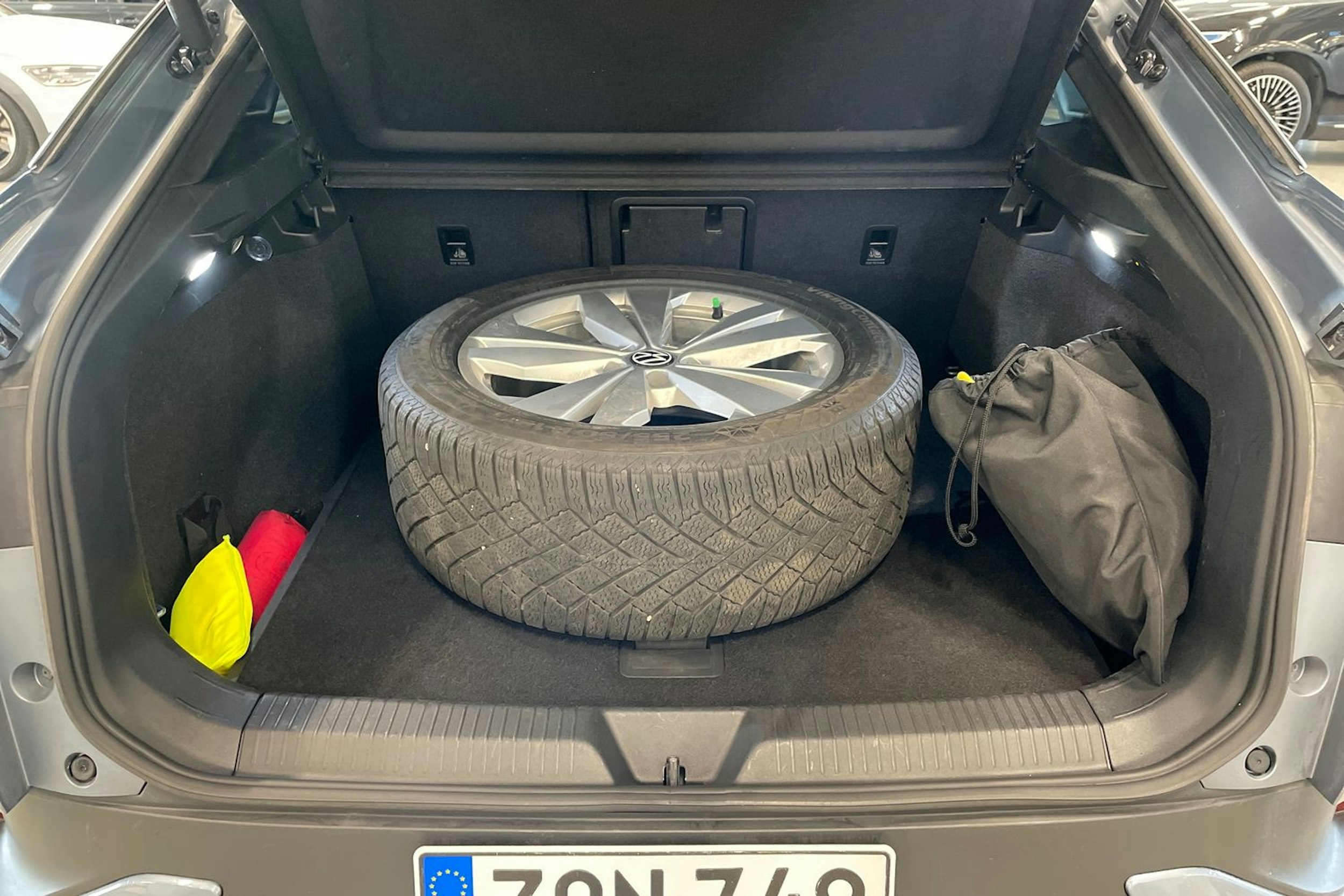 sininen Volkswagen ID.5 2022 kuva 11.