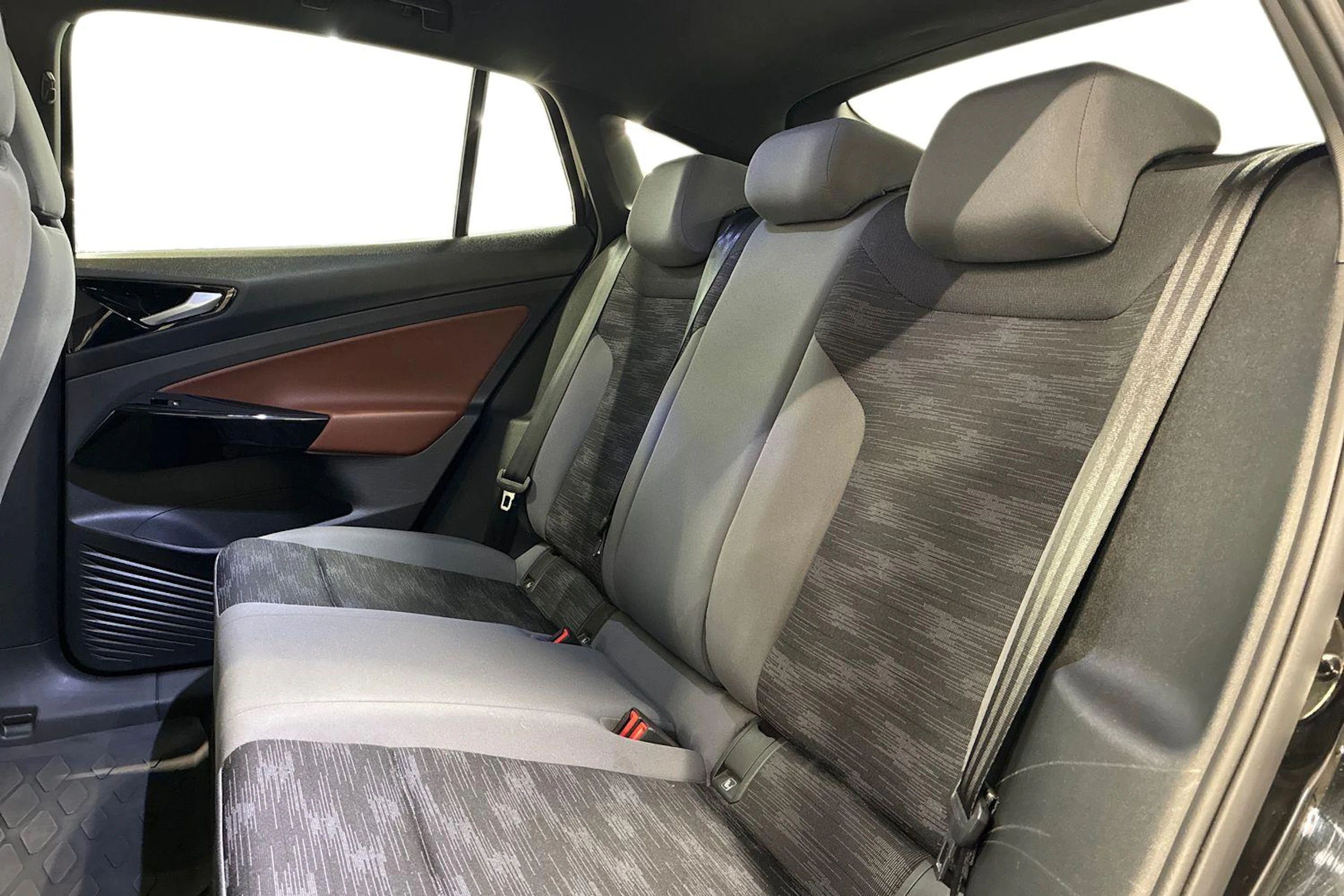 Musta Volkswagen ID.5 2022 kuva 8.