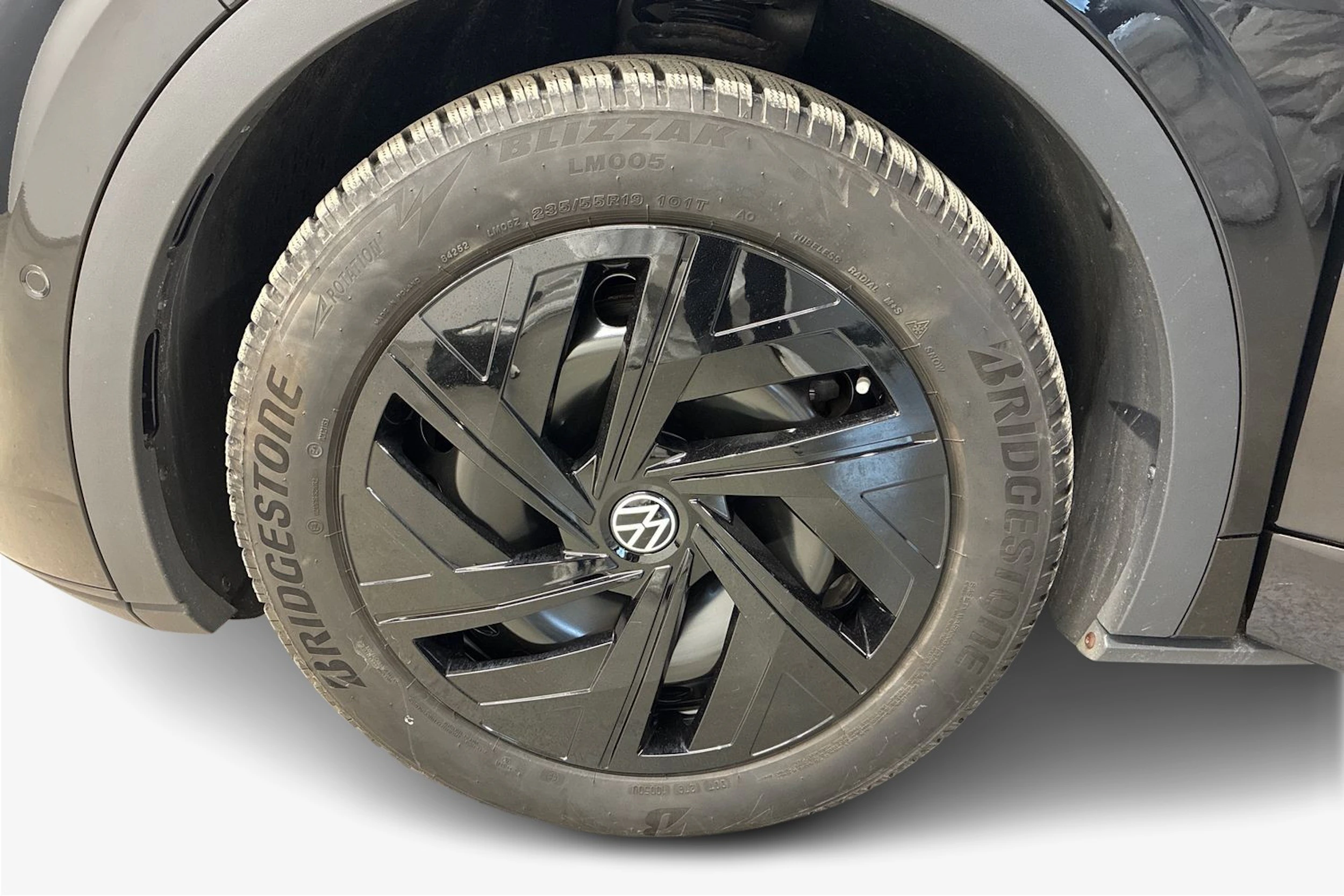Musta Volkswagen ID.5 2022 kuva 9.