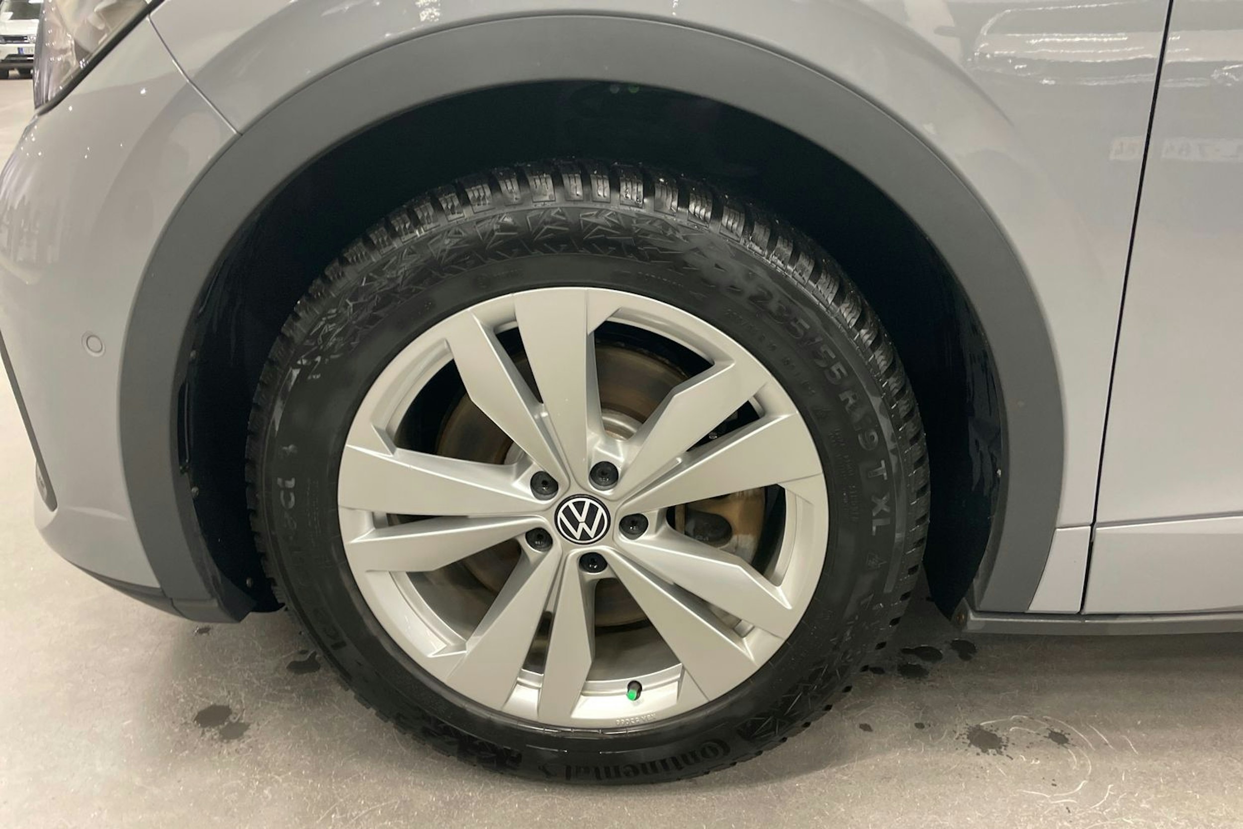 harmaa Volkswagen ID.5 2022 kuva 11.