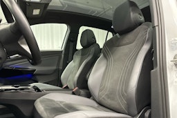 valkoinen Volkswagen ID.5 2022 kuva 12.