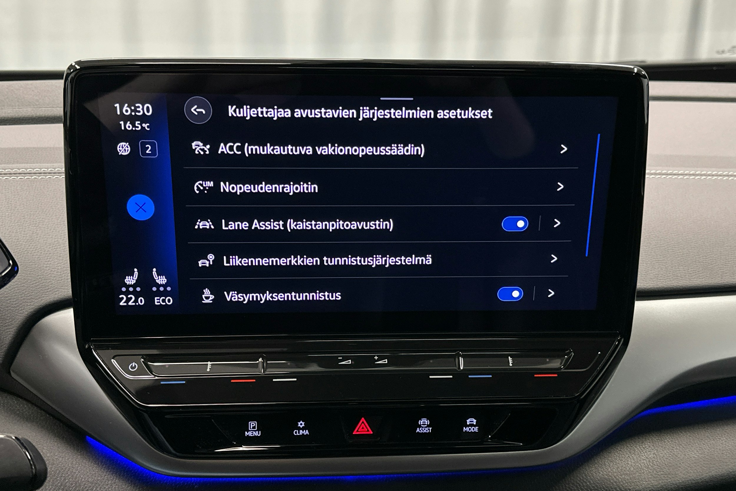 valkoinen Volkswagen ID.5 2022 kuva 25.