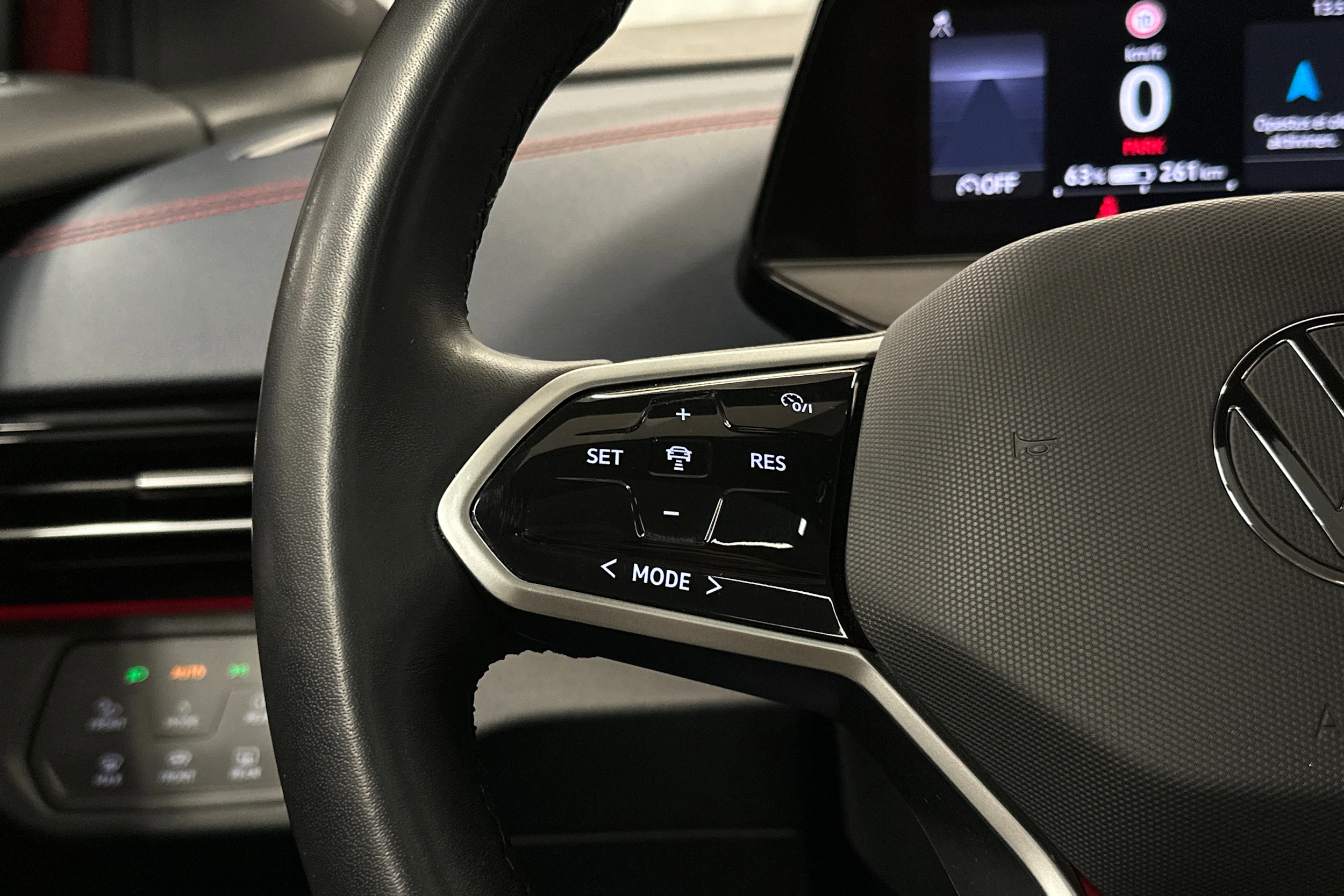 punainen Volkswagen ID.5 2022 kuva 11.