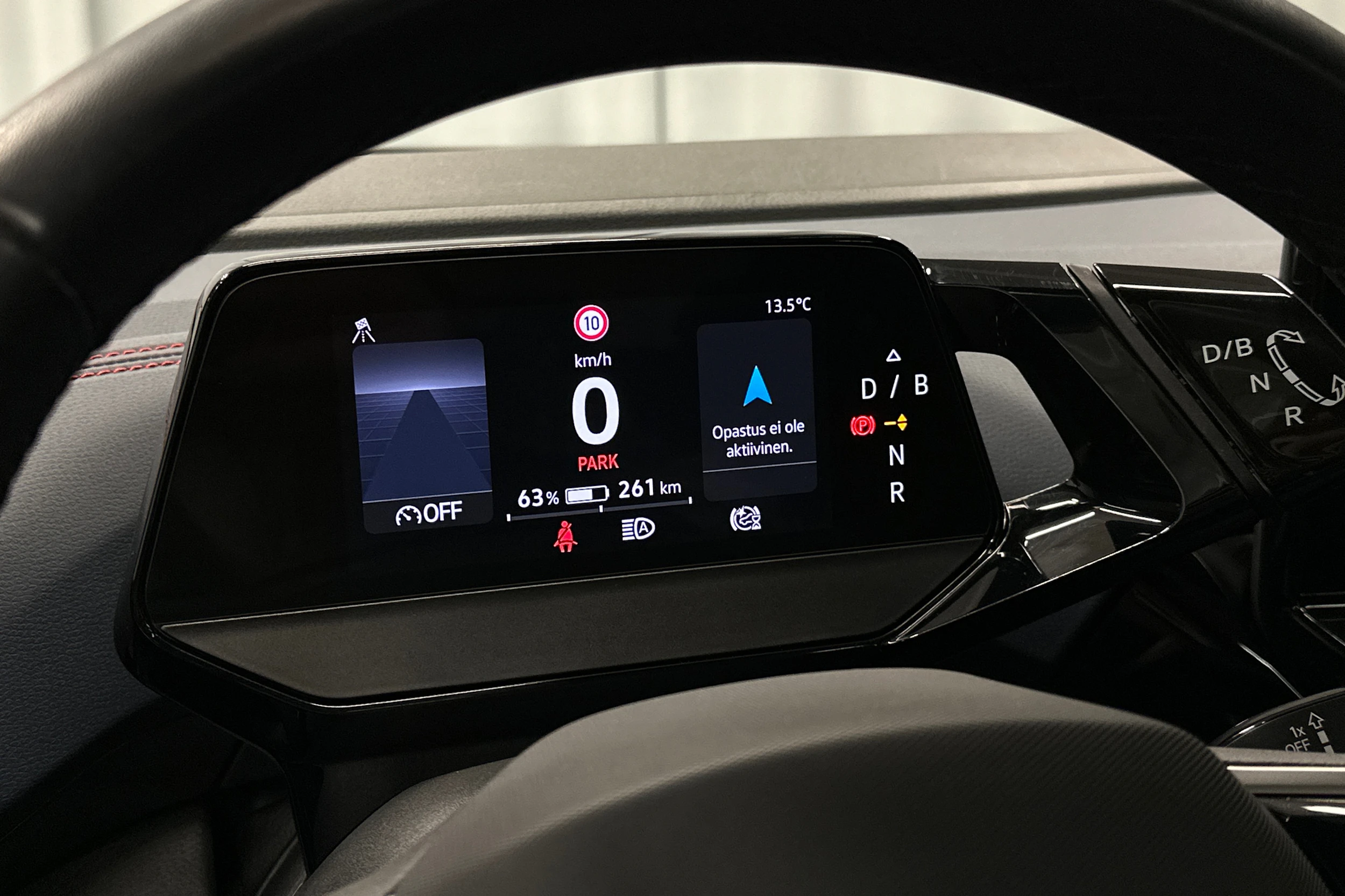 punainen Volkswagen ID.5 2022 kuva 13.