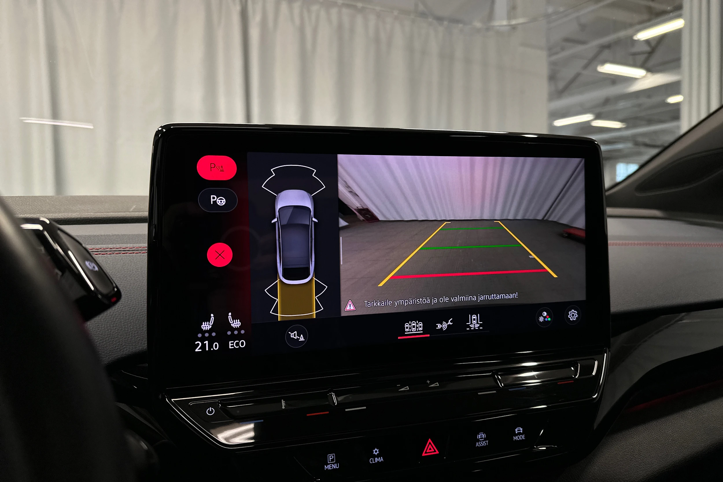 punainen Volkswagen ID.5 2022 kuva 16.