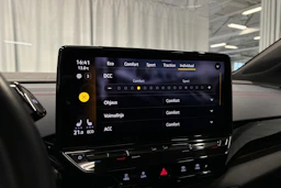 punainen Volkswagen ID.5 2022 kuva 21.