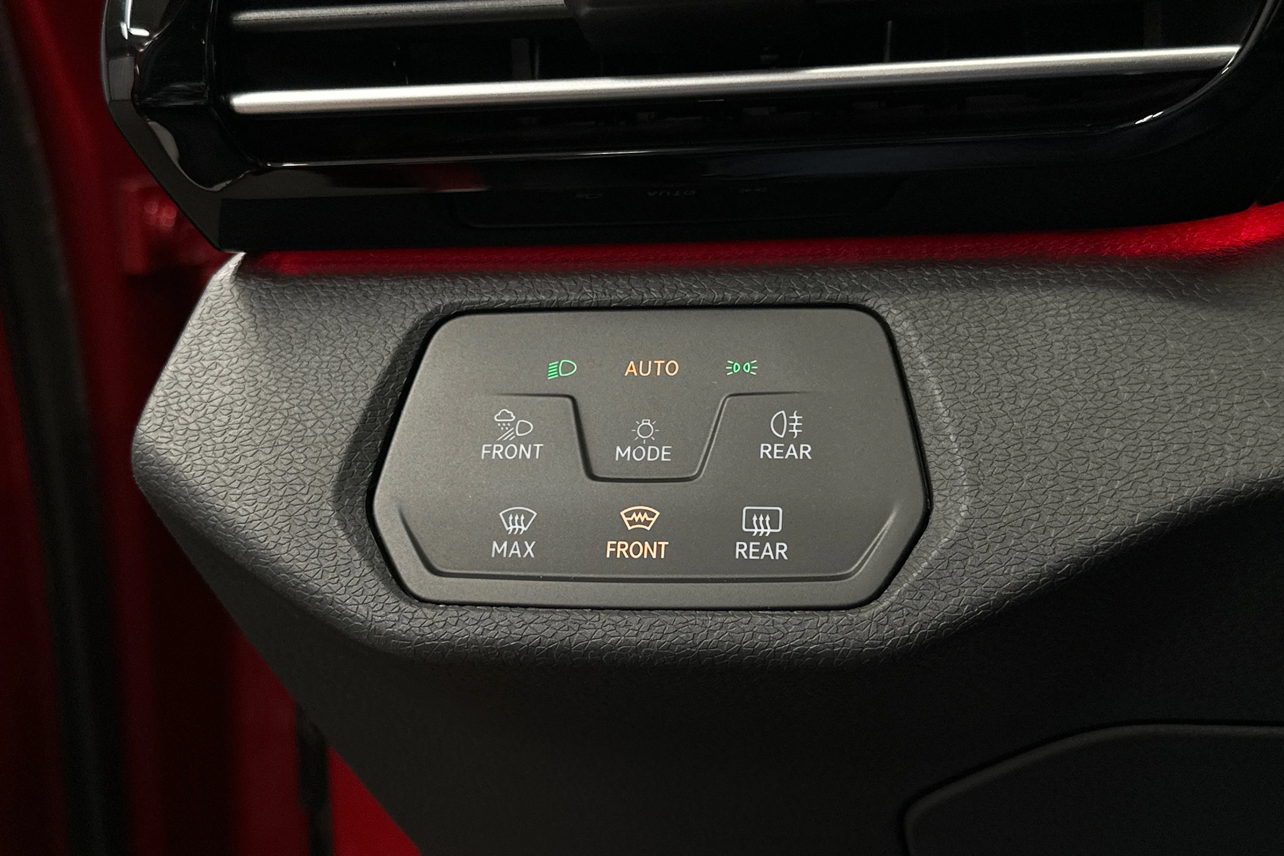 punainen Volkswagen ID.5 2022 kuva 22.