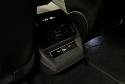 punainen Volkswagen ID.5 2022 kuva 25.