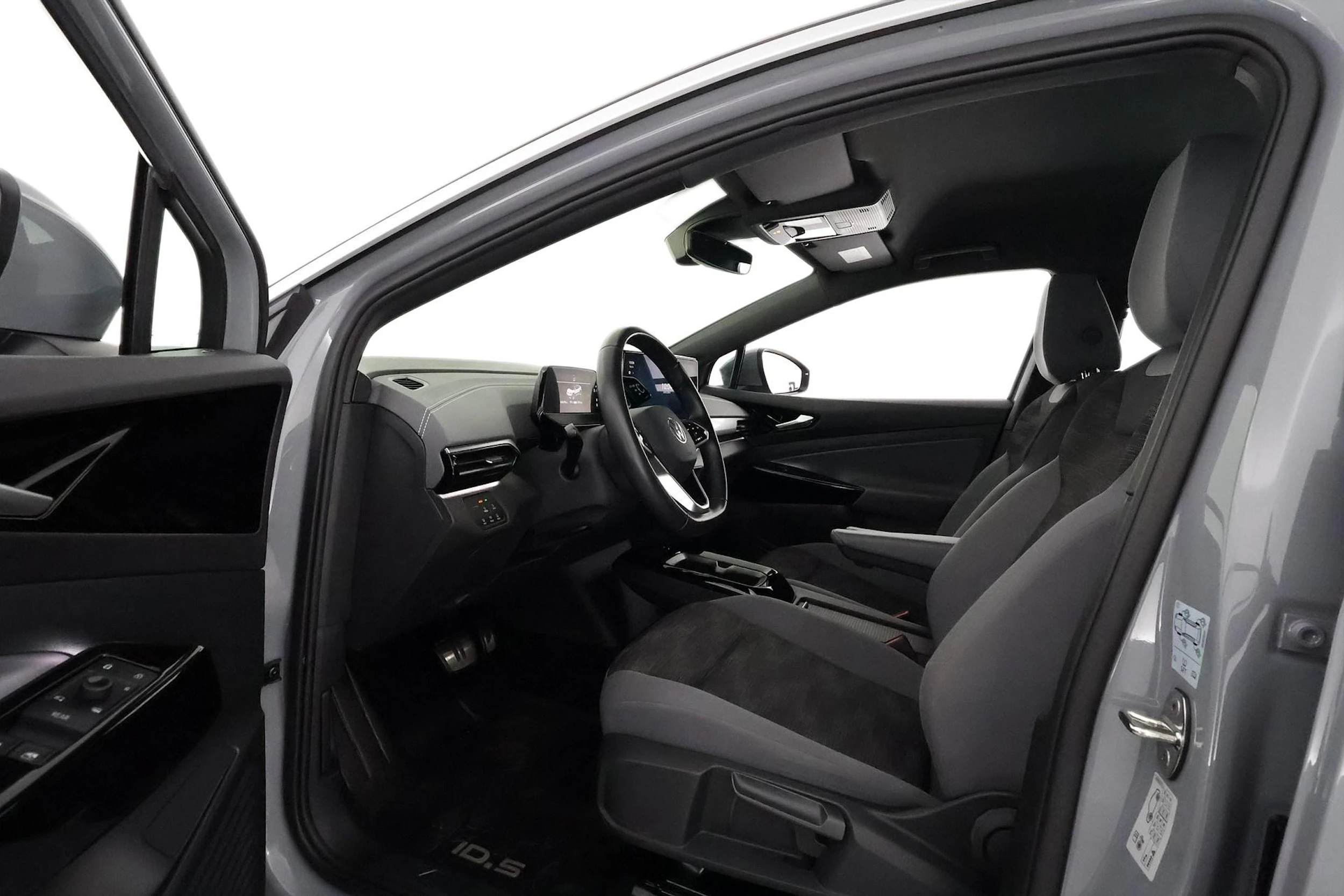 harmaa Volkswagen ID.5 2023 kuva 4.