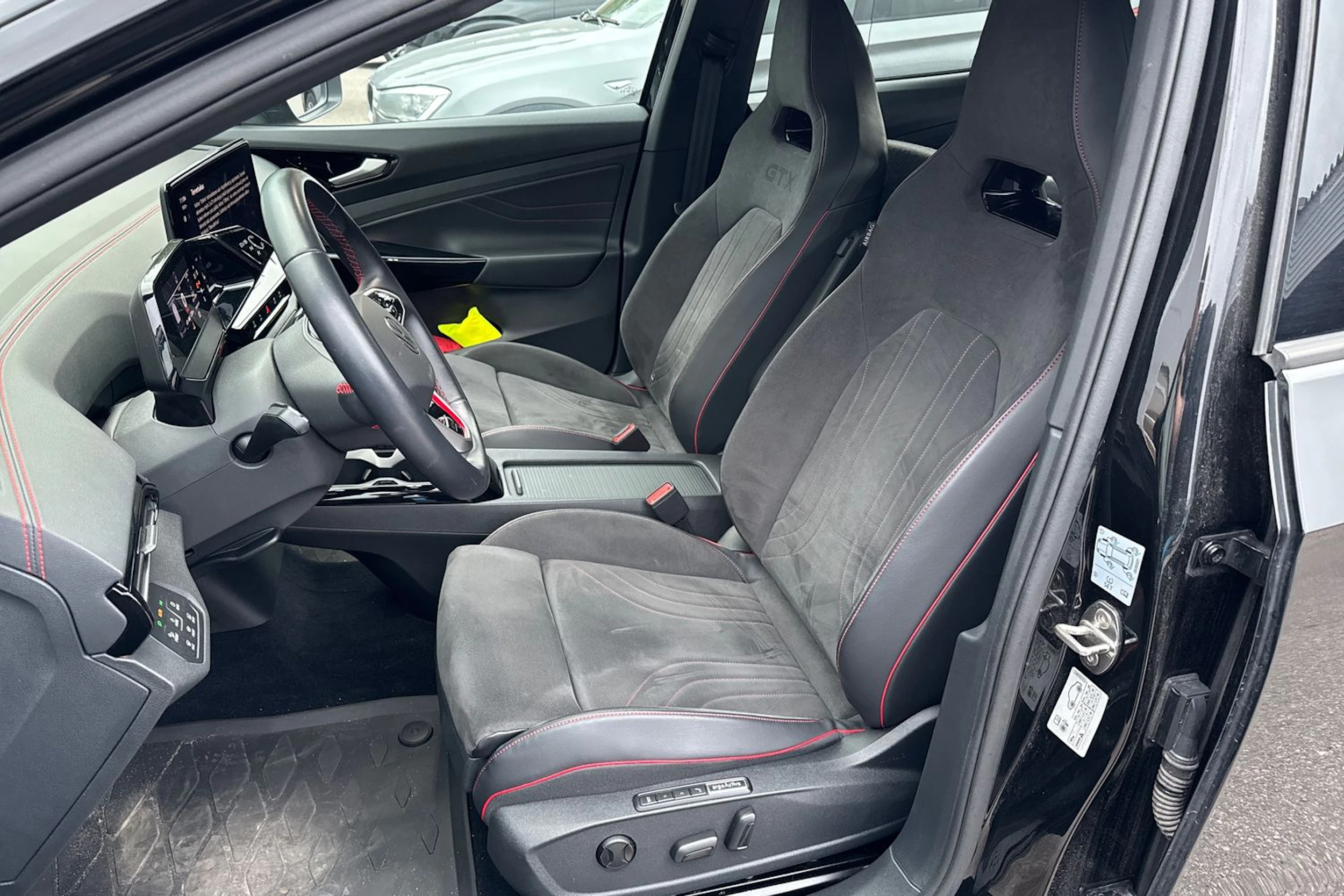 met. valkoinen Volkswagen ID.5 2023 kuva 4.