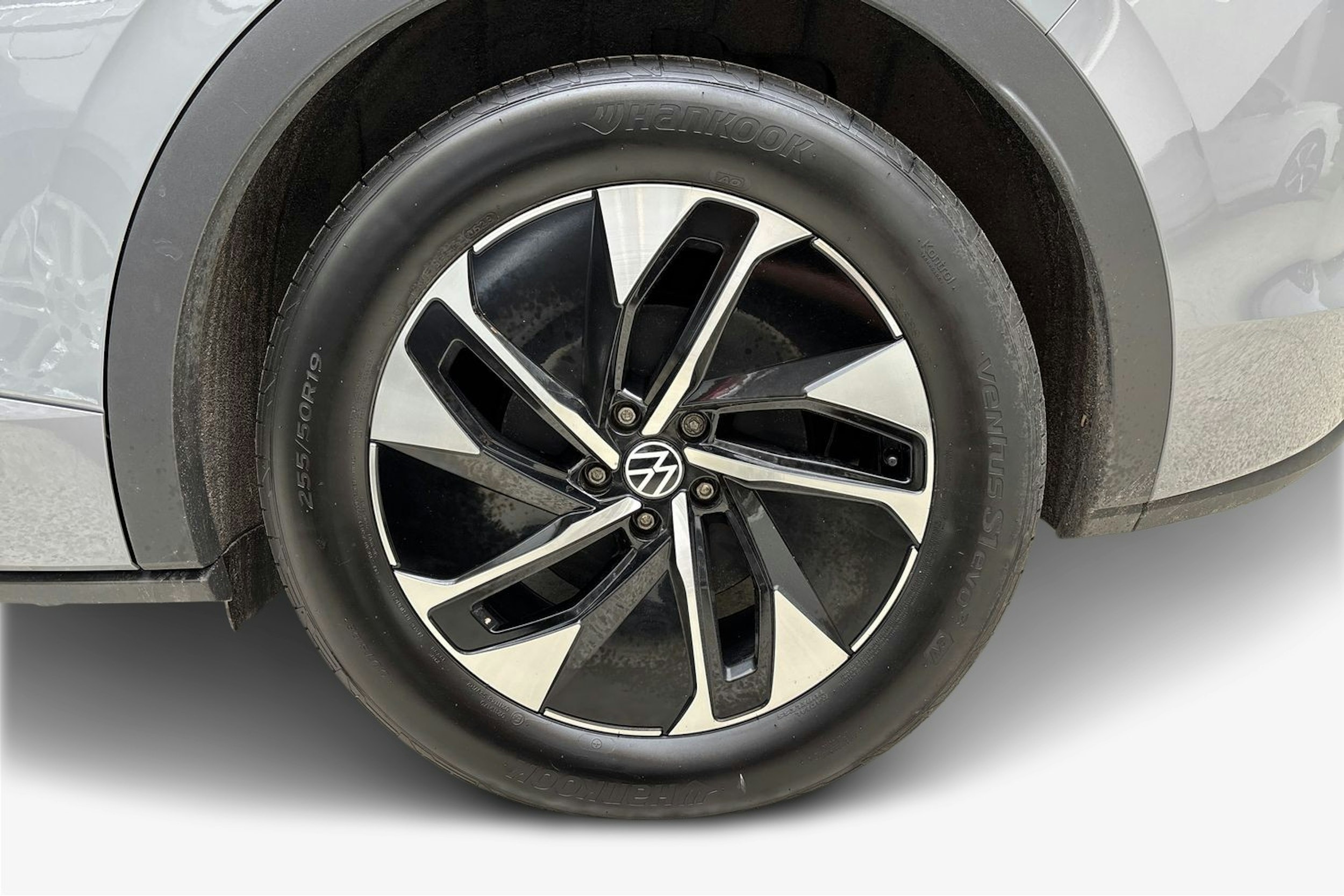 harmaa Volkswagen ID.5 2023 kuva 11.