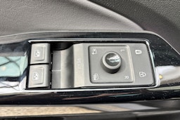 harmaa Volkswagen ID.5 2023 kuva 17.