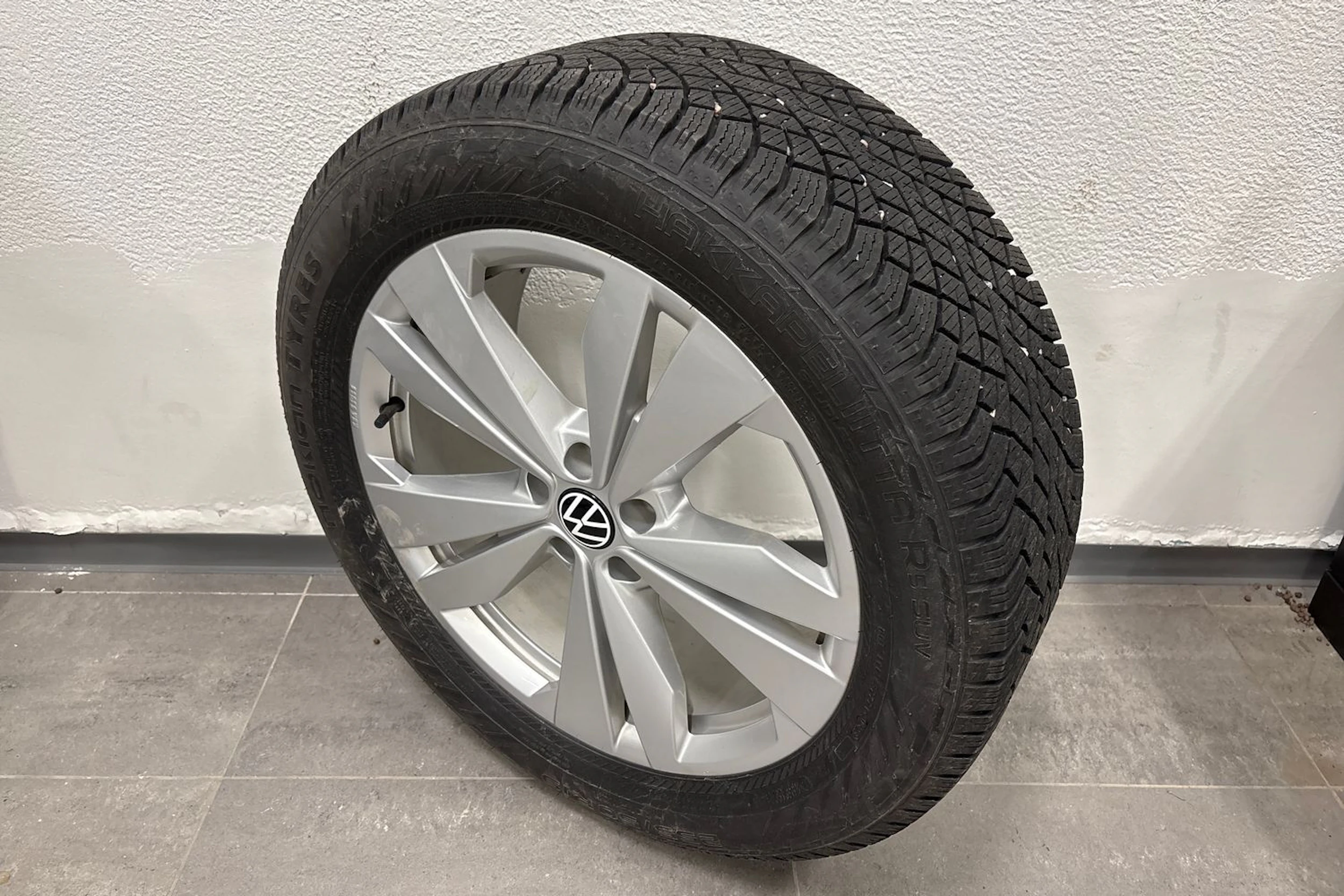 punainen Volkswagen ID.5 2023 kuva 13.