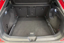 punainen Volkswagen ID.5 2023 kuva 19.