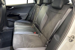 valkoinen Volkswagen ID.5 2023 kuva 8.