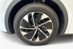 valkoinen Volkswagen ID.5 2023 kuva 9.