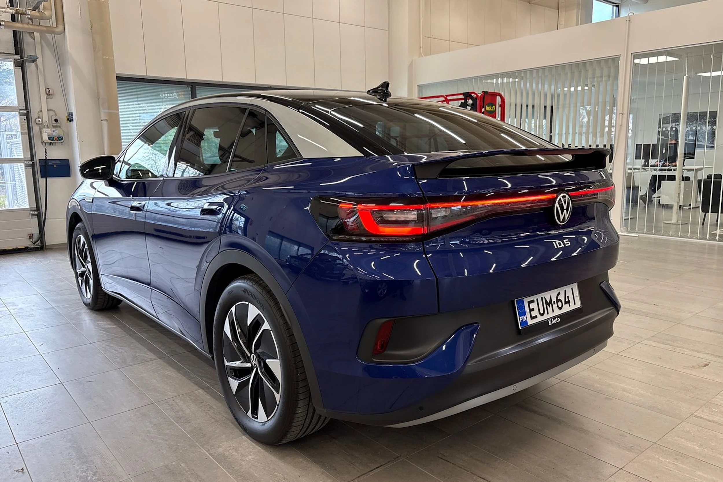 sininen Volkswagen ID.5 2023 kuva 2.