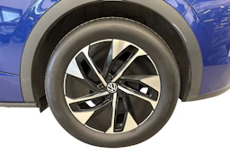 sininen Volkswagen ID.5 2023 kuva 9.