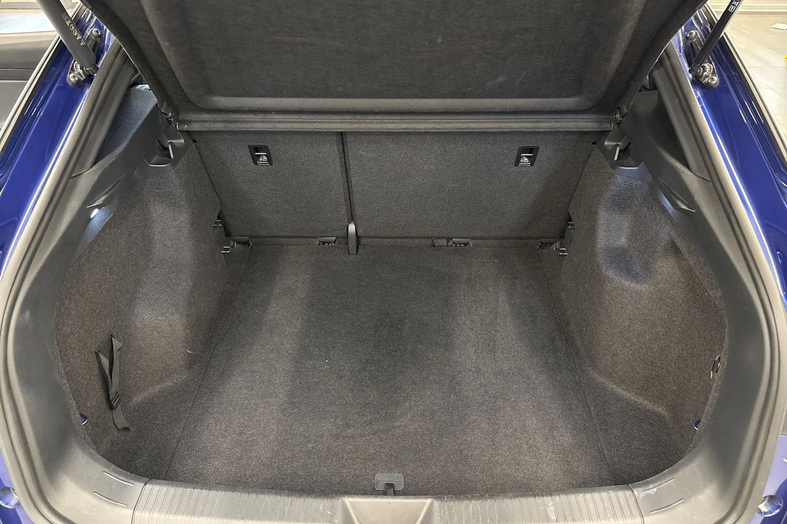 sininen Volkswagen ID.5 2023 kuva 13.