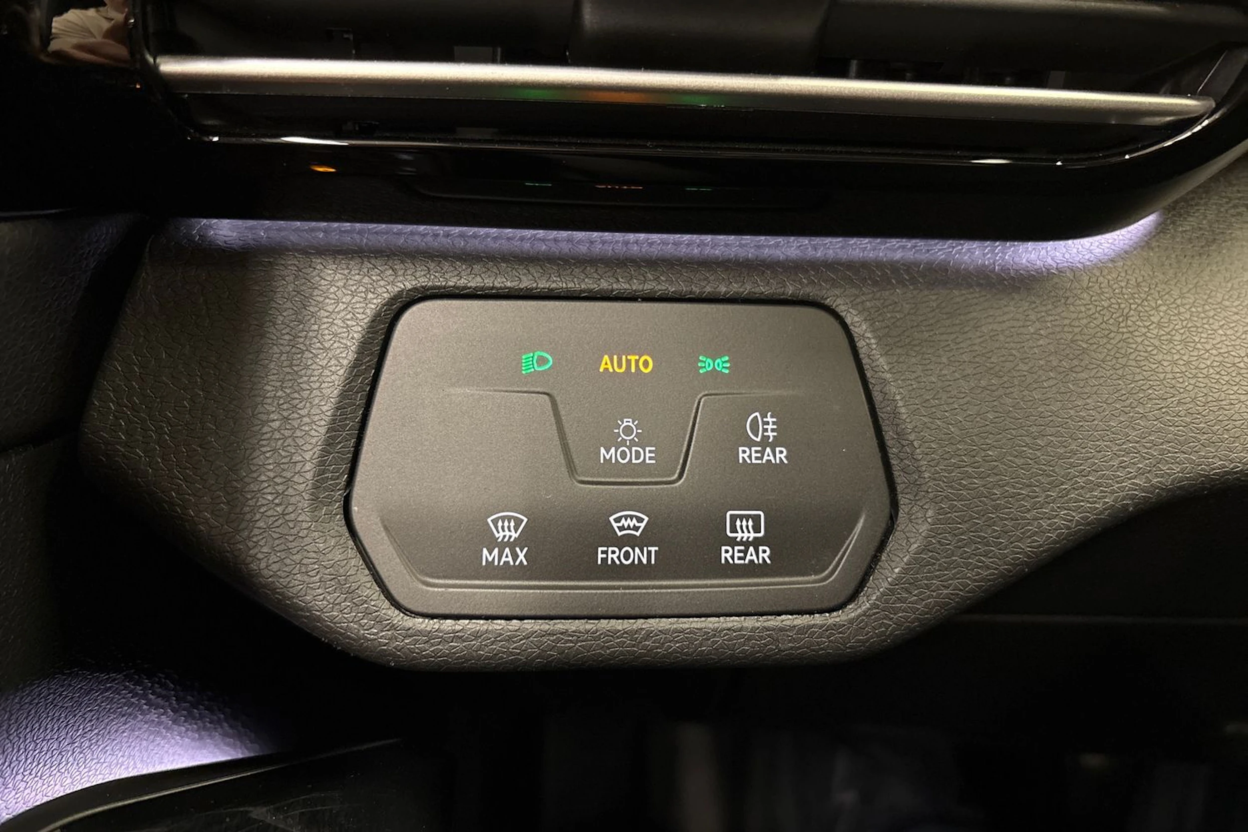 sininen Volkswagen ID.5 2023 kuva 19.