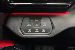 Valkoinen Volkswagen ID.5 2023 kuva 25.