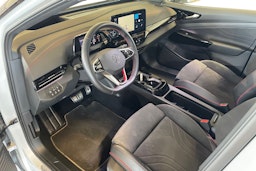 met. valkoinen Volkswagen ID.5 2023 kuva 6.