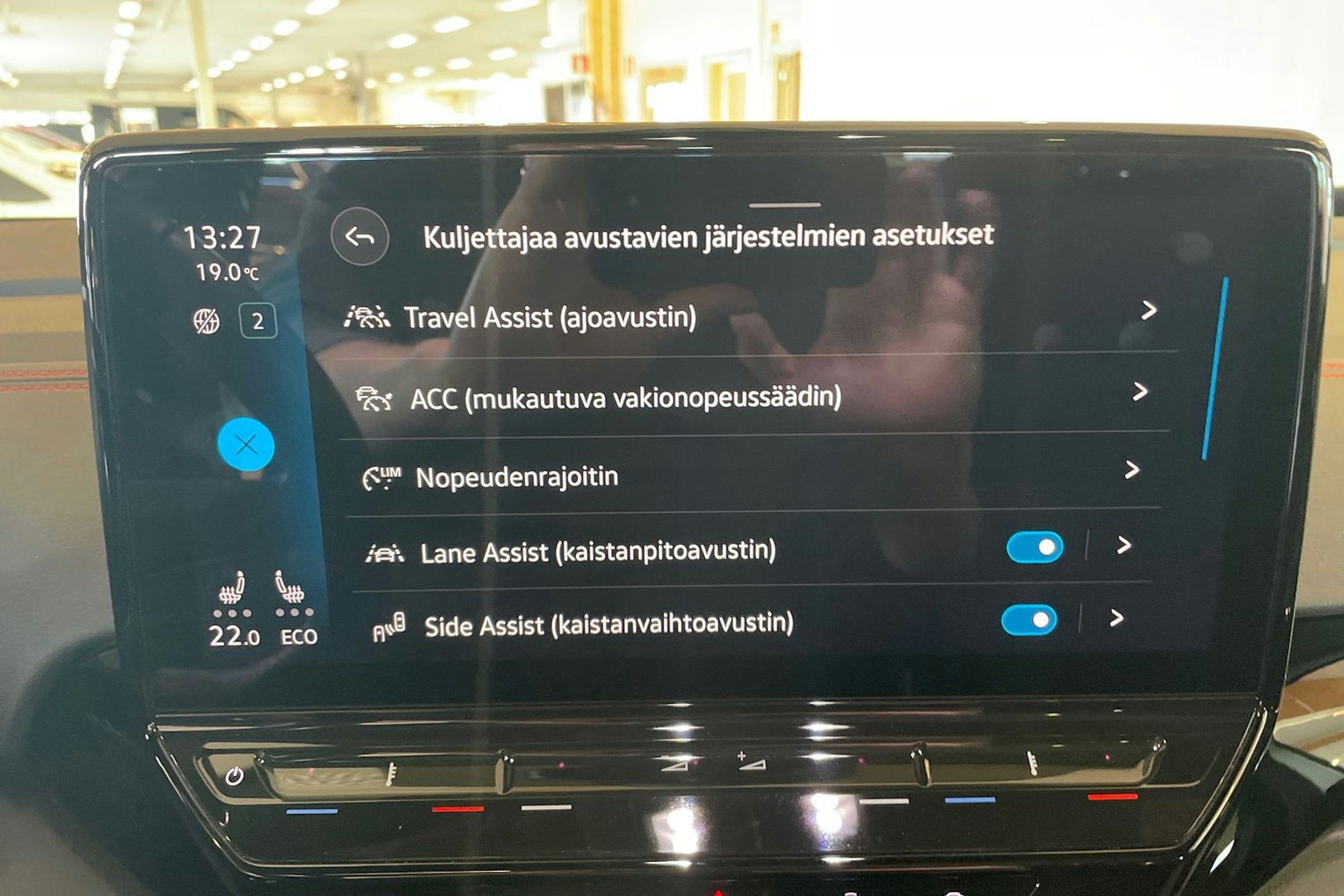 met. valkoinen Volkswagen ID.5 2023 kuva 18.