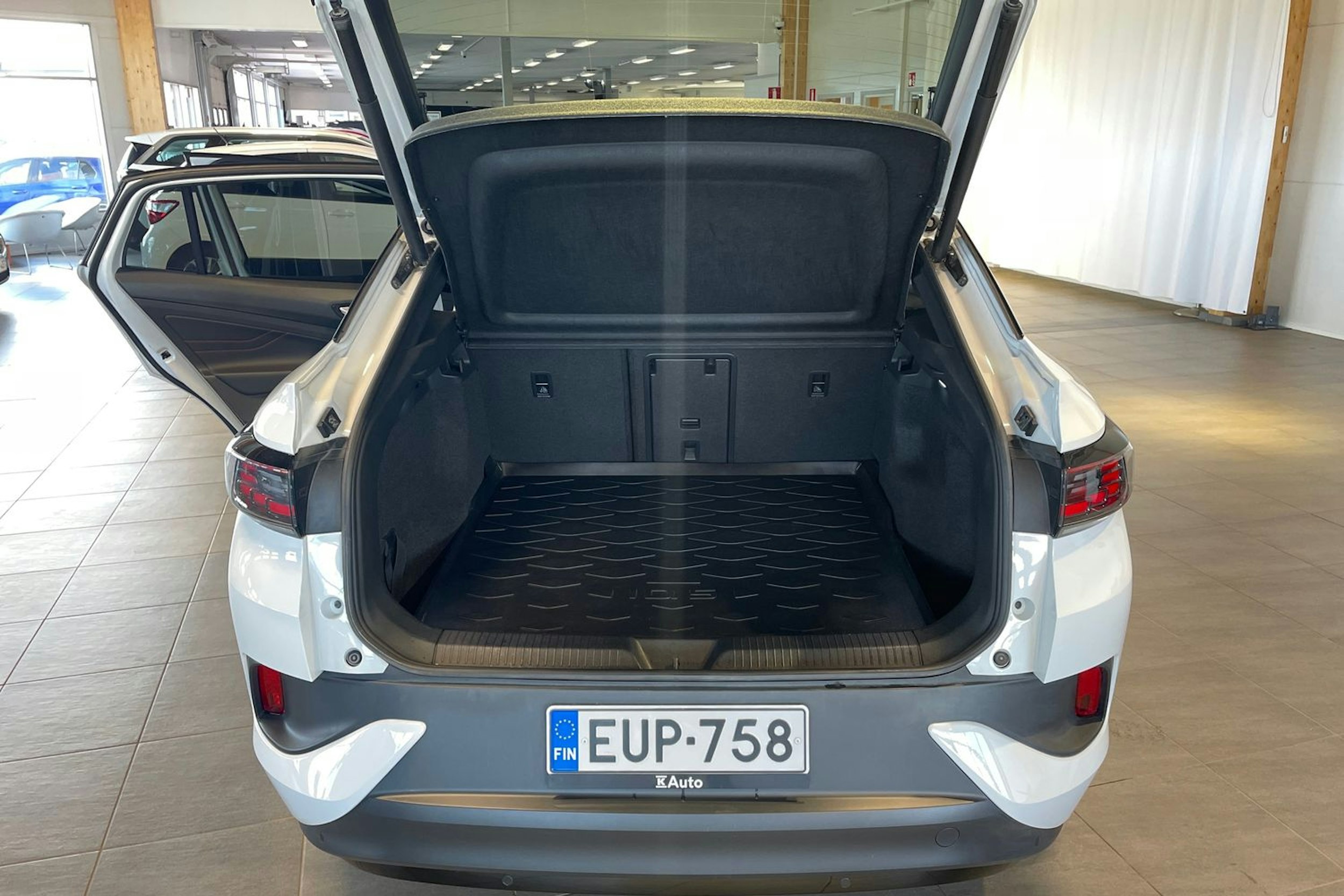 met. valkoinen Volkswagen ID.5 2023 kuva 22.