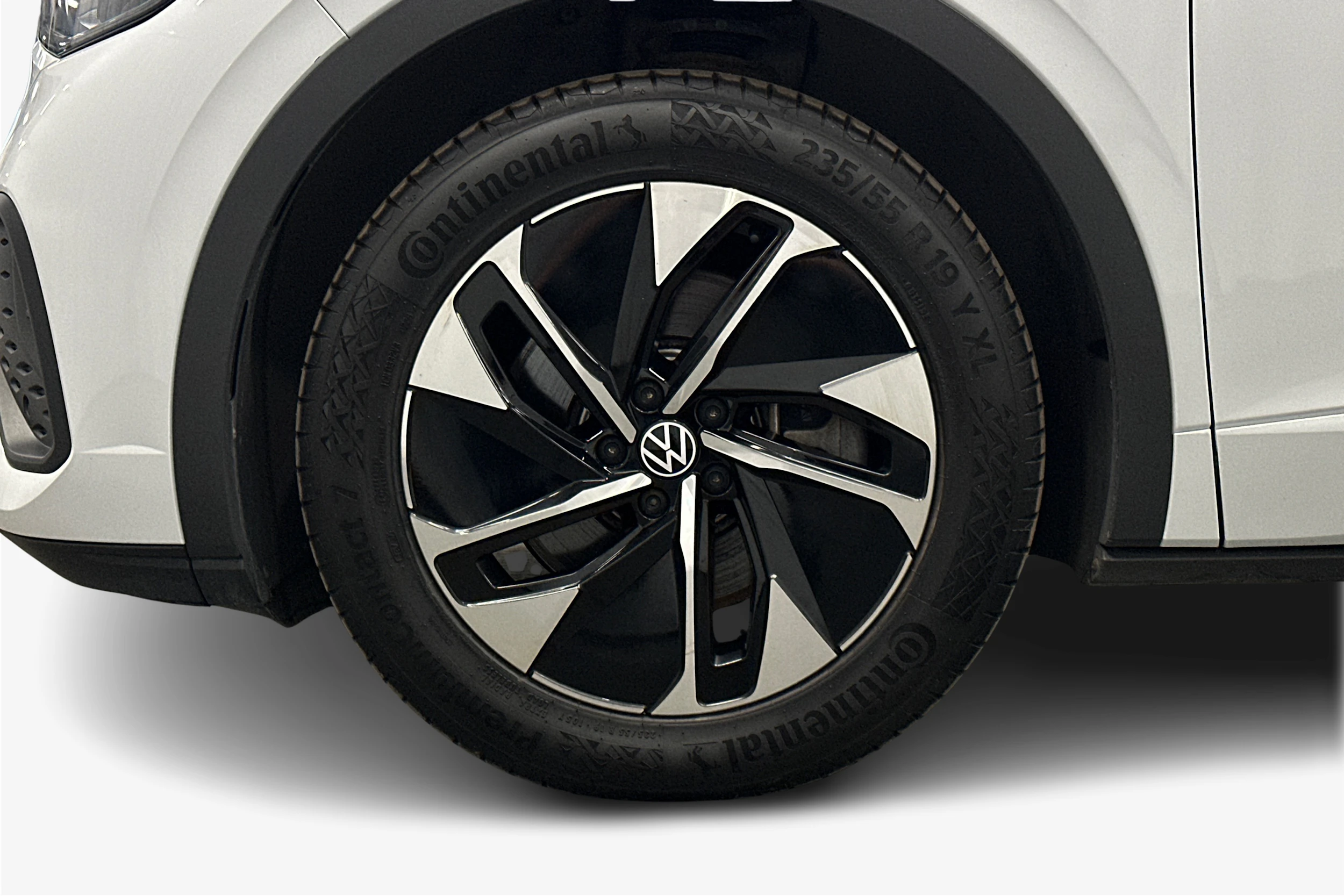 valkoinen Volkswagen ID.5 2023 kuva 12.
