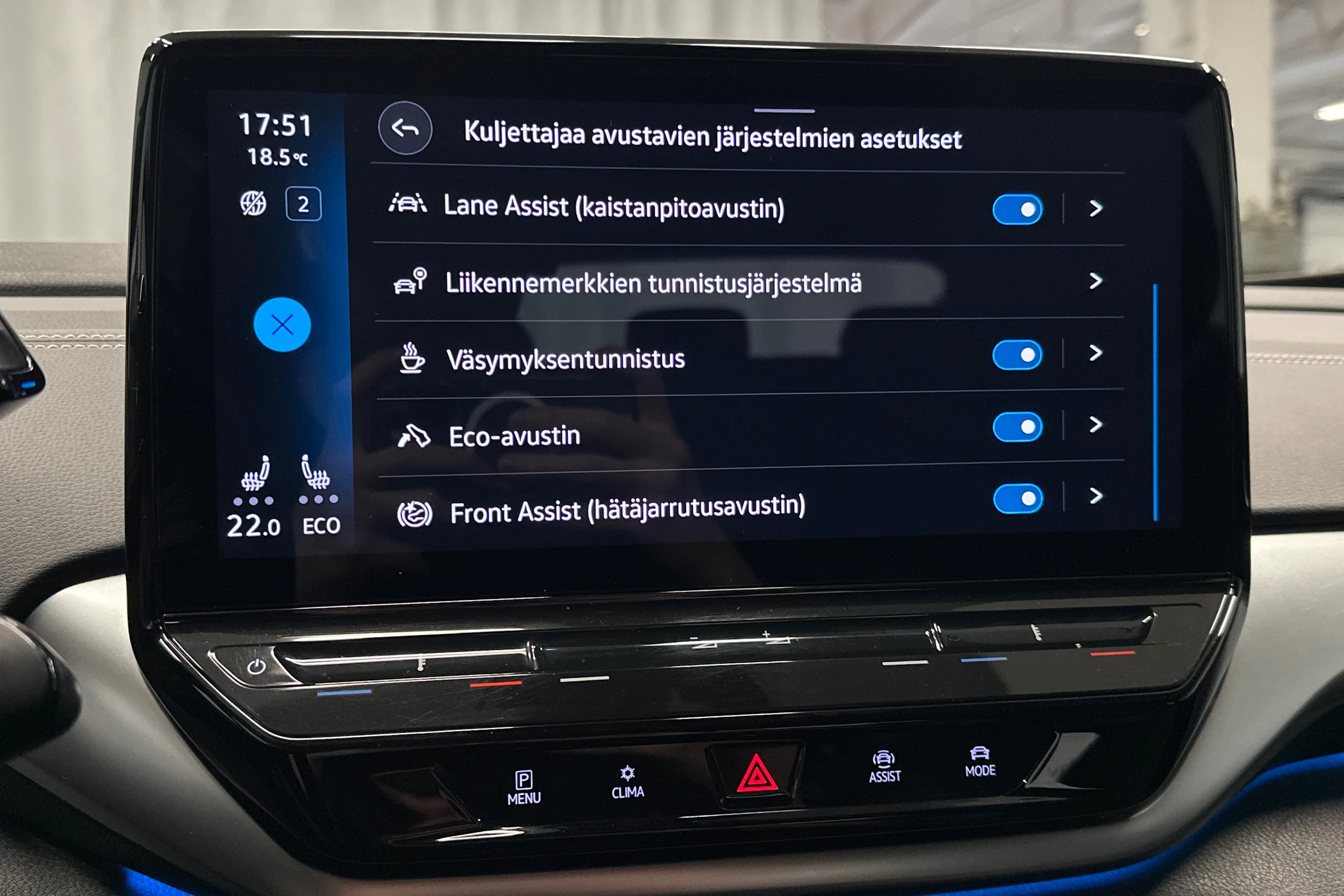 valkoinen Volkswagen ID.5 2023 kuva 26.
