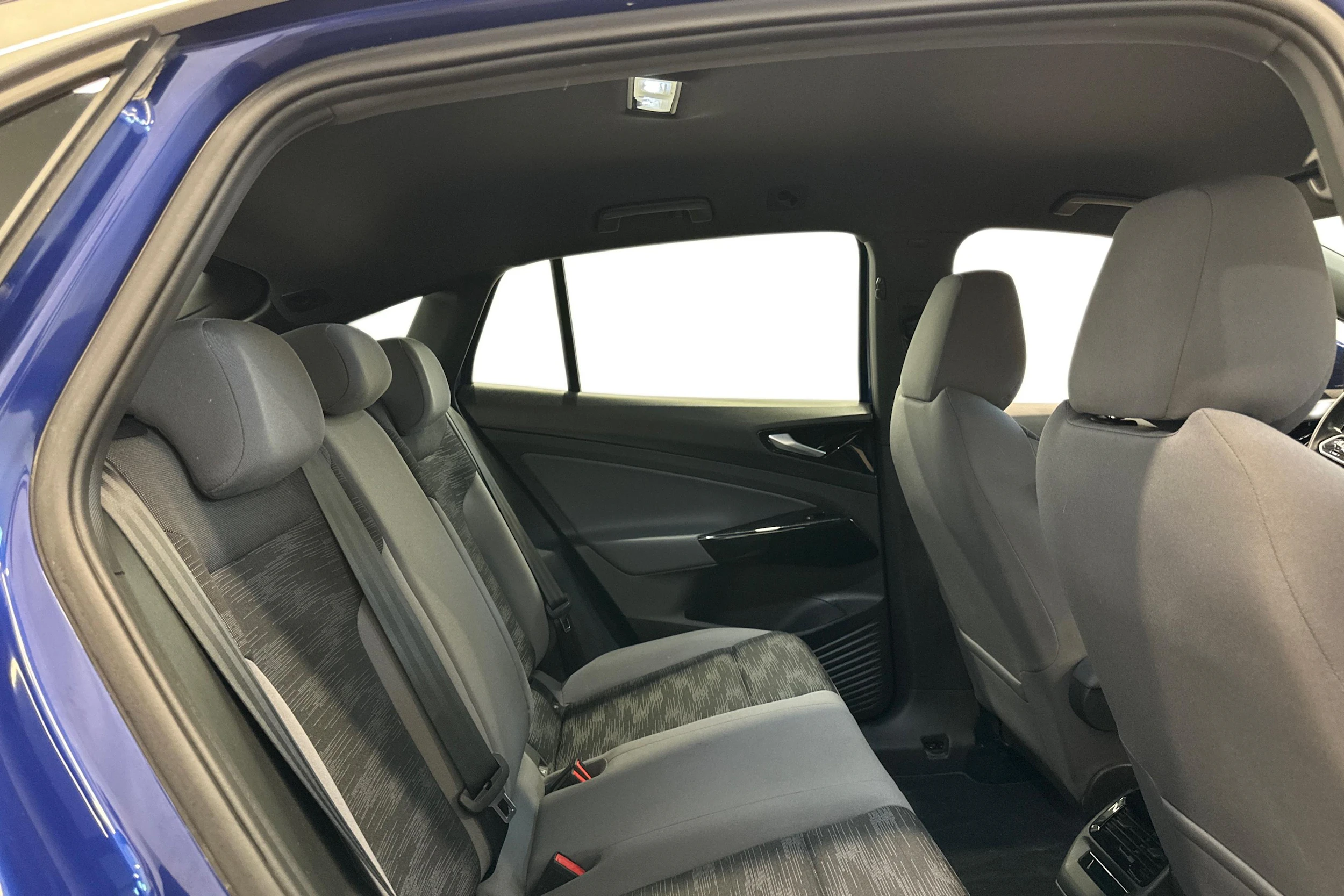 sininen Volkswagen ID.5 2023 kuva 9.