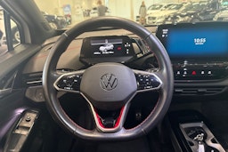 valkoinen Volkswagen ID.5 2023 kuva 14.