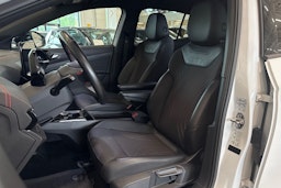 valkoinen Volkswagen ID.5 2023 kuva 26.