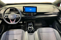 punainen Volkswagen ID.5 2023 kuva 7.