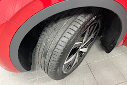 punainen Volkswagen ID.5 2023 kuva 10.
