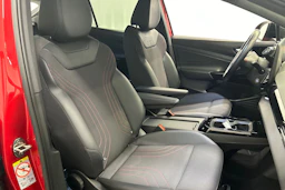 punainen Volkswagen ID.5 2023 kuva 11.