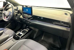 punainen Volkswagen ID.5 2023 kuva 12.