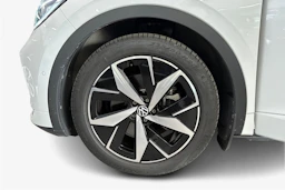 valkoinen Volkswagen ID.5 2023 kuva 12.