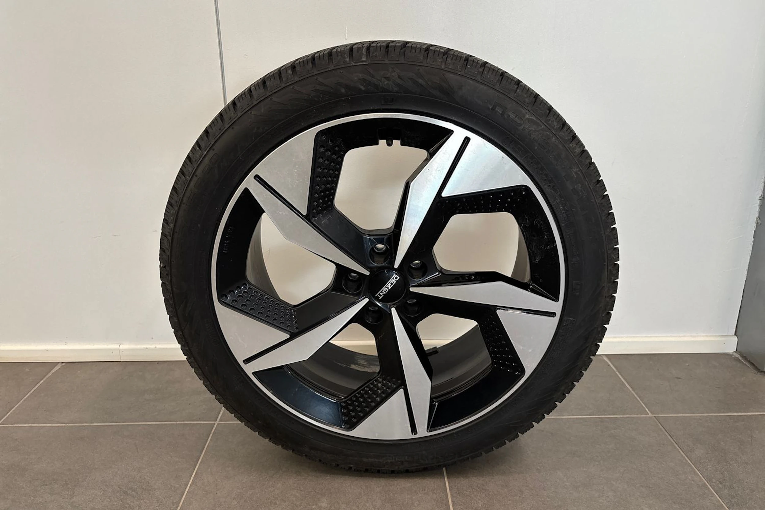 valkoinen Volkswagen ID.5 2023 kuva 15.