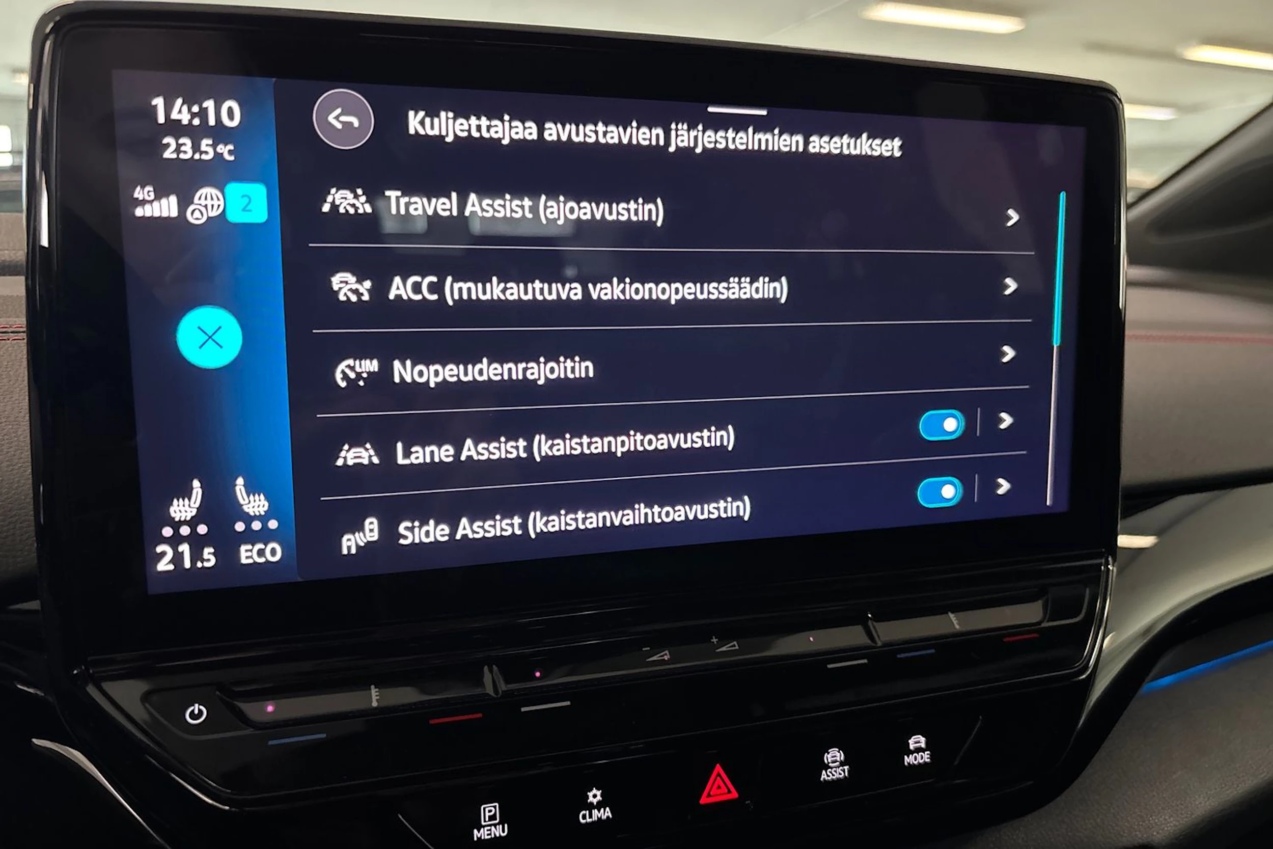 valkoinen Volkswagen ID.5 2023 kuva 39.