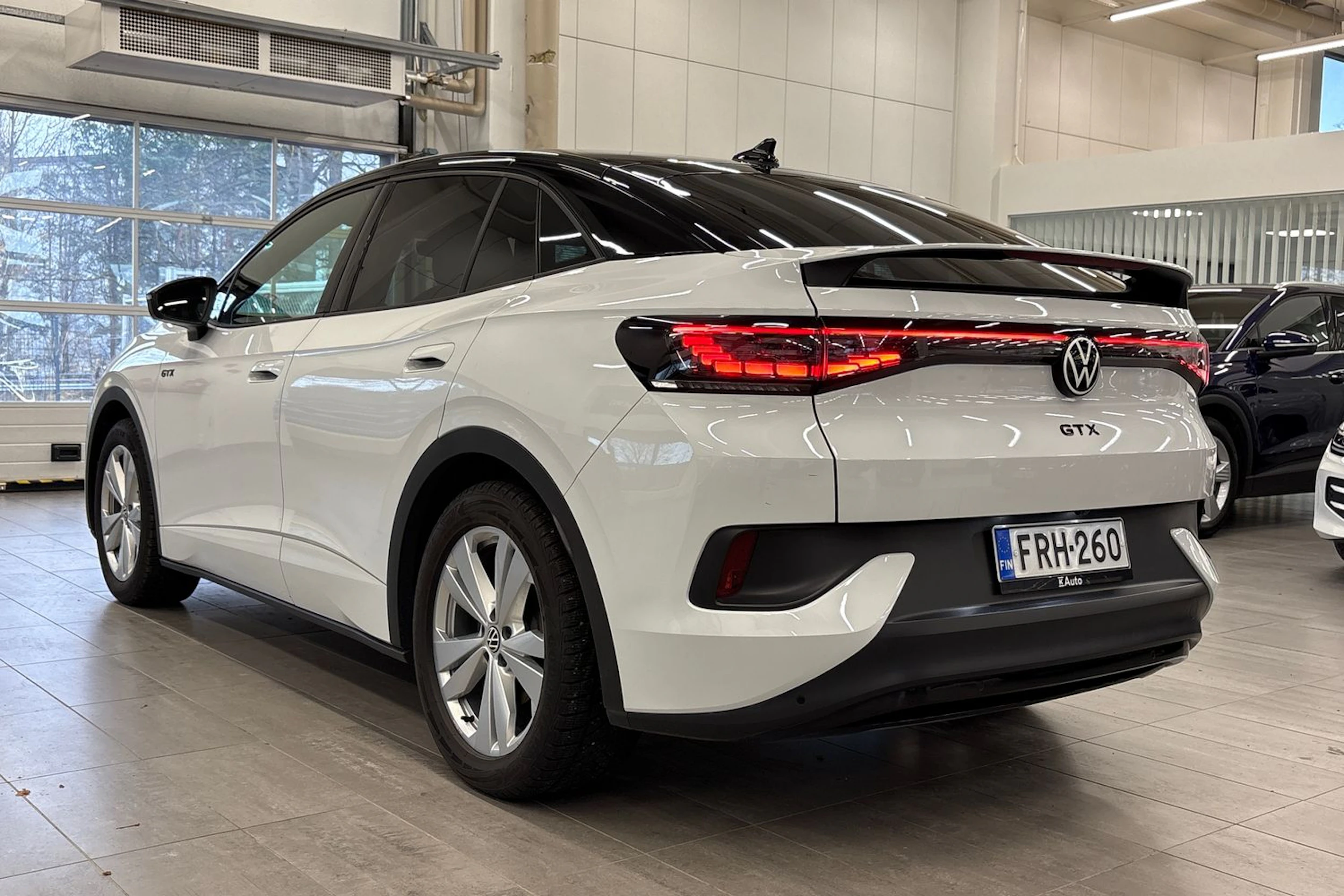 valkoinen Volkswagen ID.5 2023 kuva 2.