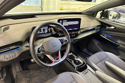 valkoinen Volkswagen ID.5 2023 kuva 6.