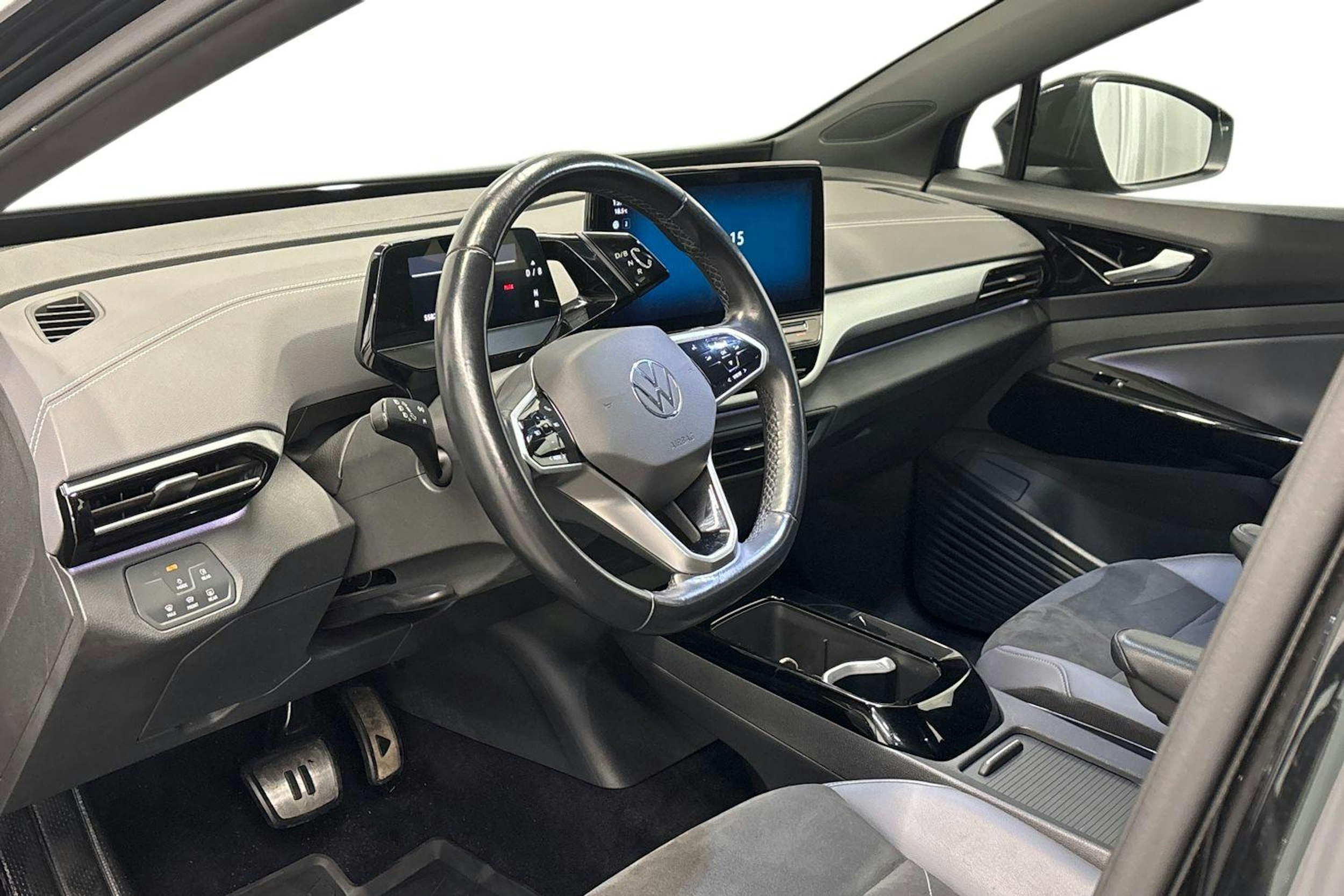 musta Volkswagen ID.5 2023 kuva 7.