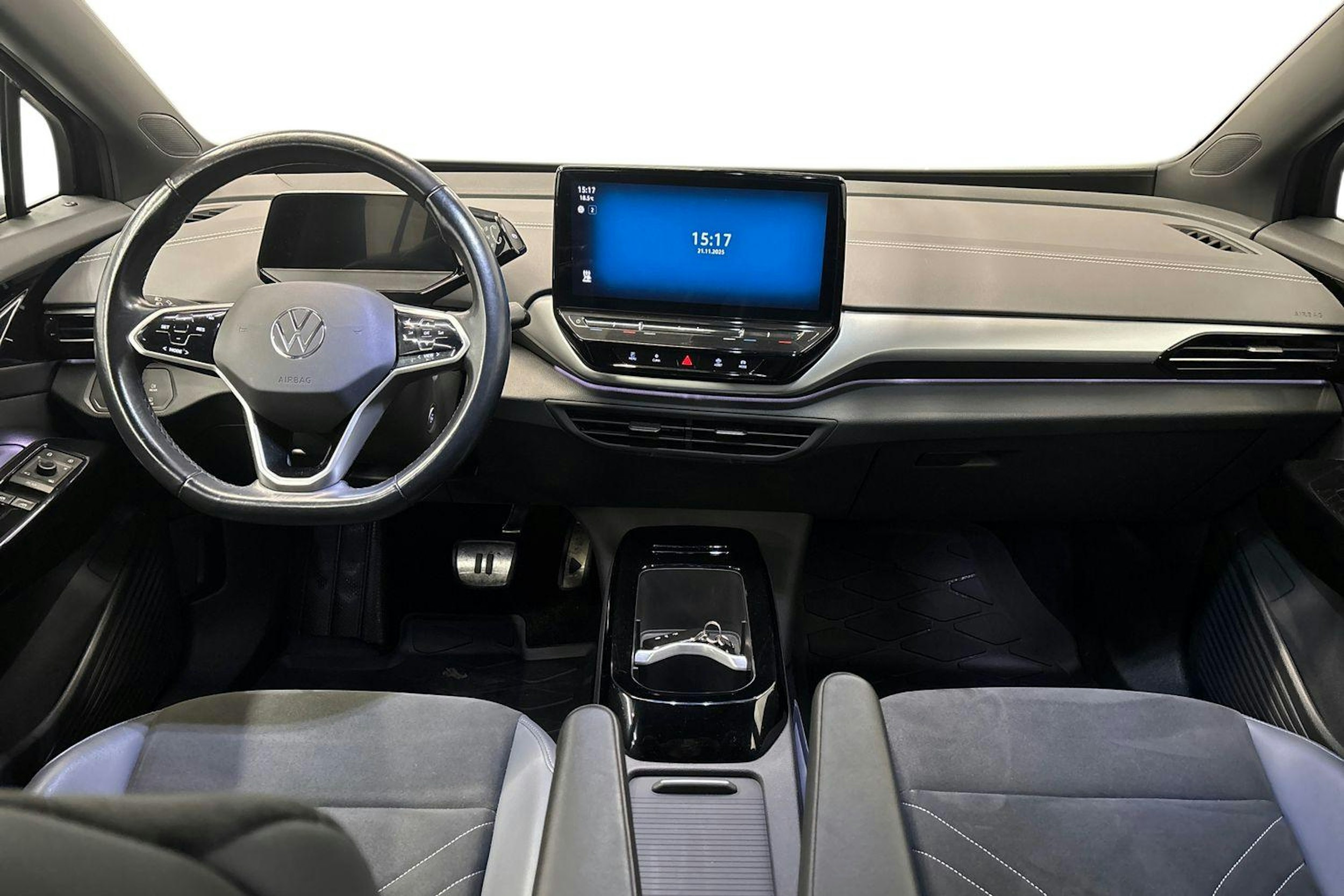 musta Volkswagen ID.5 2023 kuva 9.