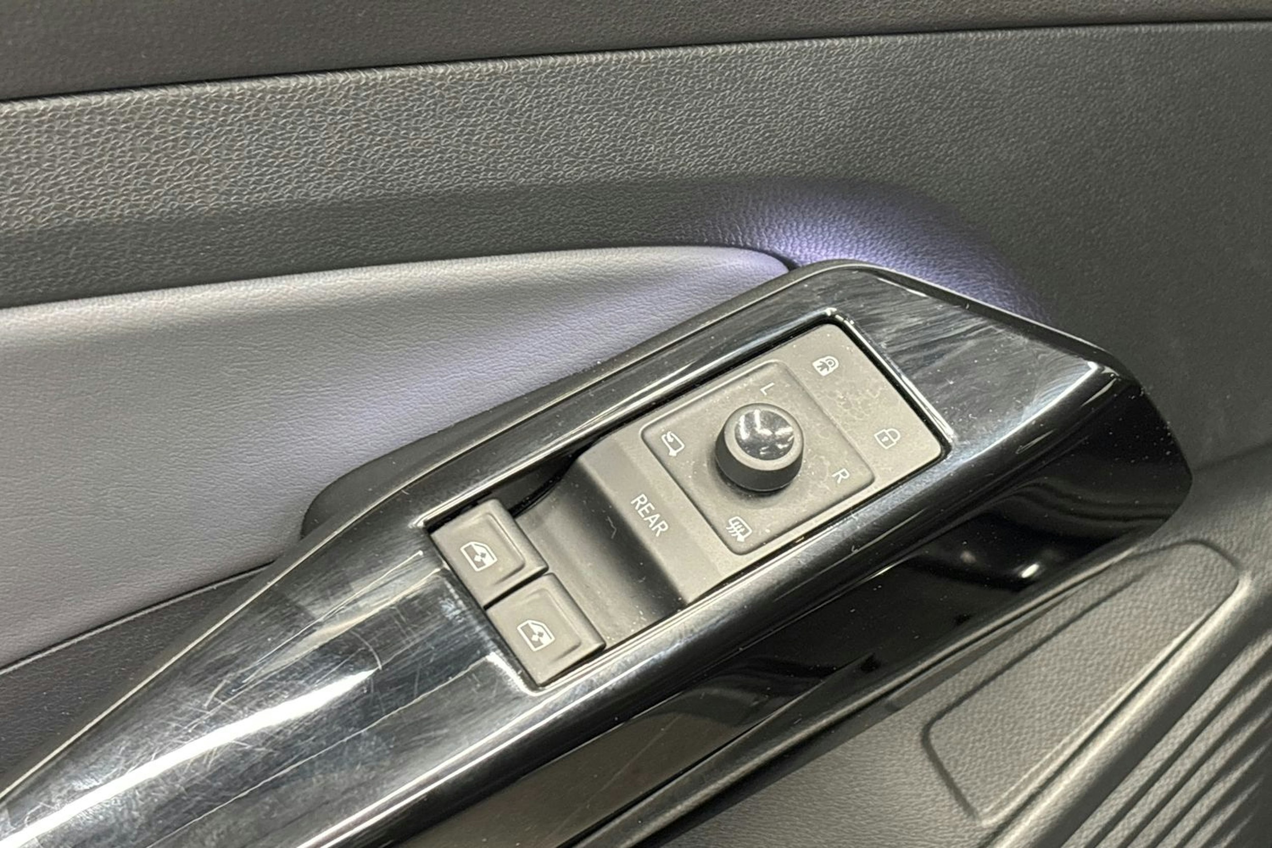 musta Volkswagen ID.5 2023 kuva 17.