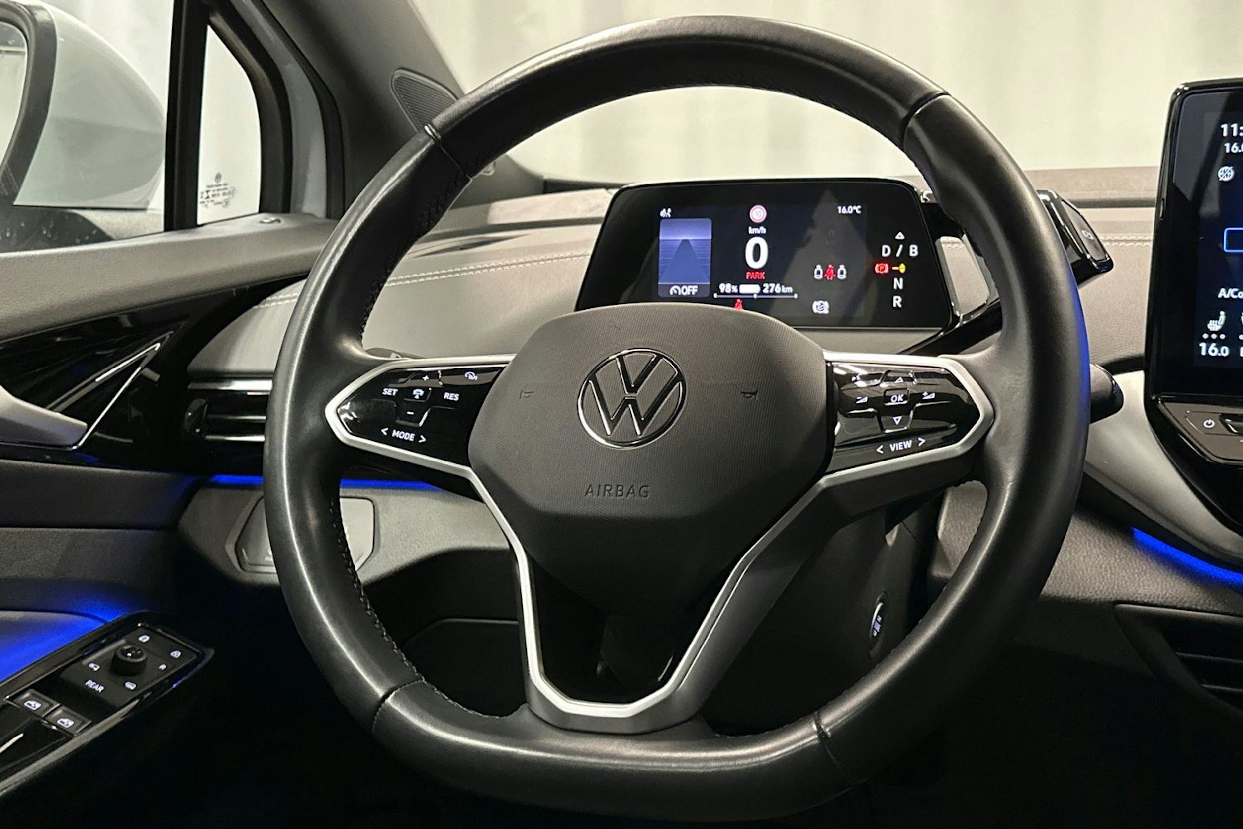 valkoinen Volkswagen ID.5 2023 kuva 15.